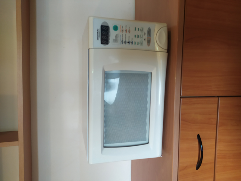 Kuchyňská linka + jídelní set - foto 6